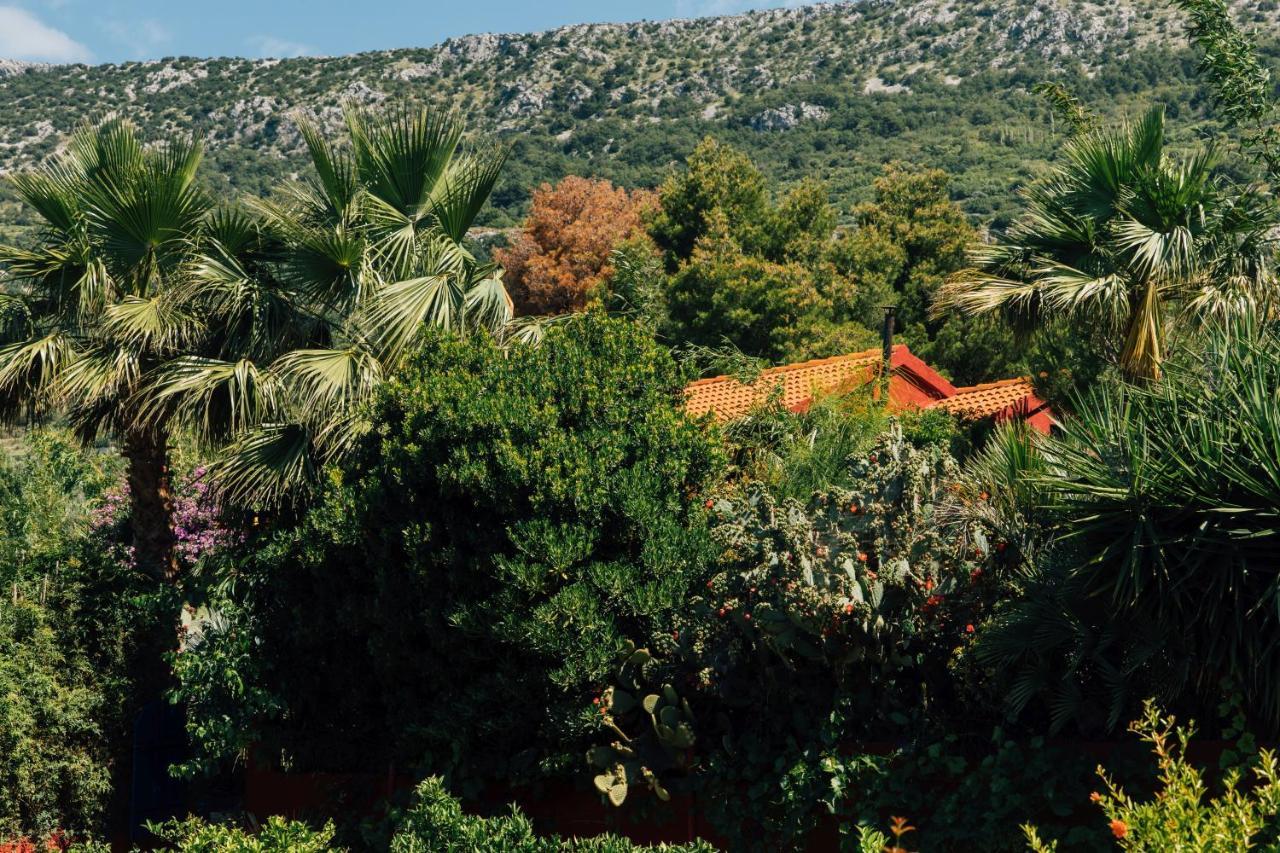 Villa Tropica, Total Privacy, Tropical Garden And Private Pool Каштела Екстер'єр фото